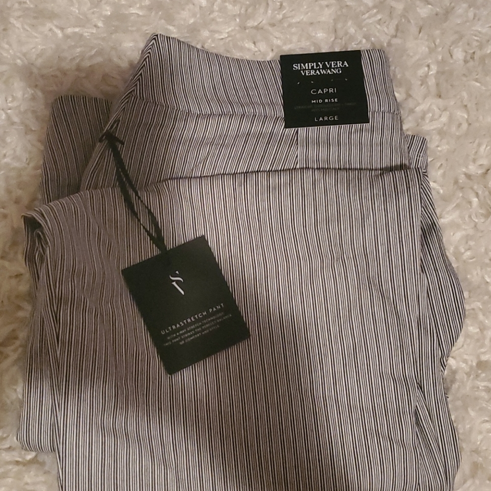 Simply Vera Wang dressy capris